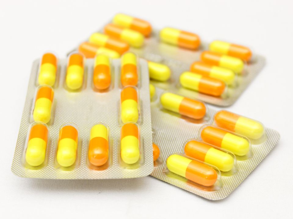Estratégias inovadoras no combate à resistência antimicrobiana novos antibióticos na resistência antimicrobiana